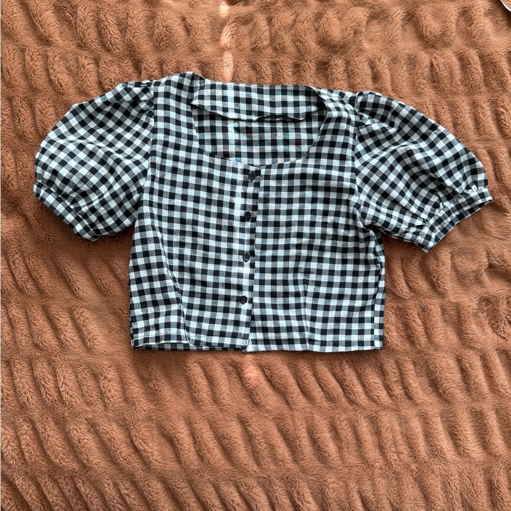 Black and White Gingham Puff Sleeve Top